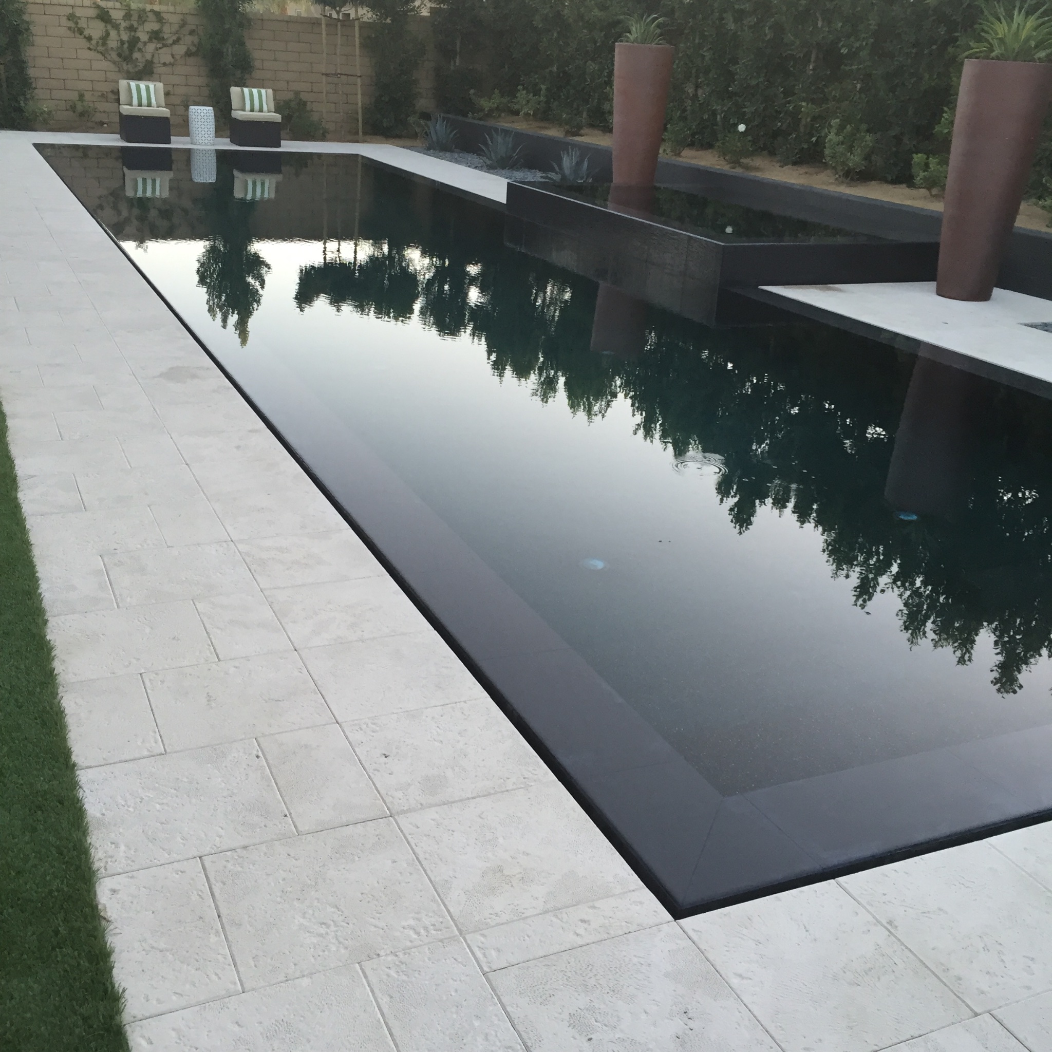 Black Mirror Pool